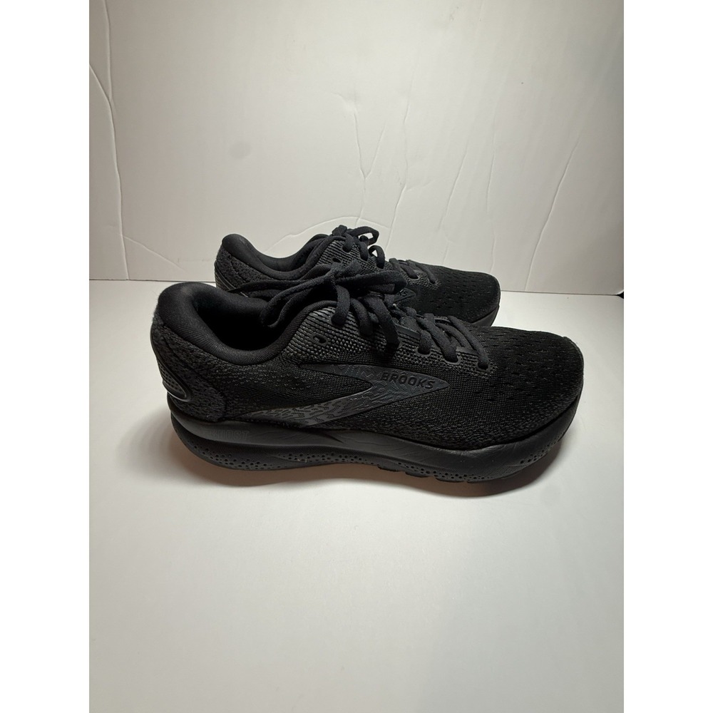 Brooks Women Black Ghost 16 Size 7
